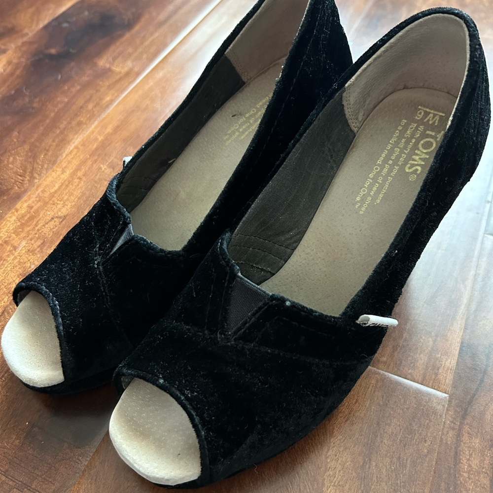 Toms Black Velvet Wedges Size 6